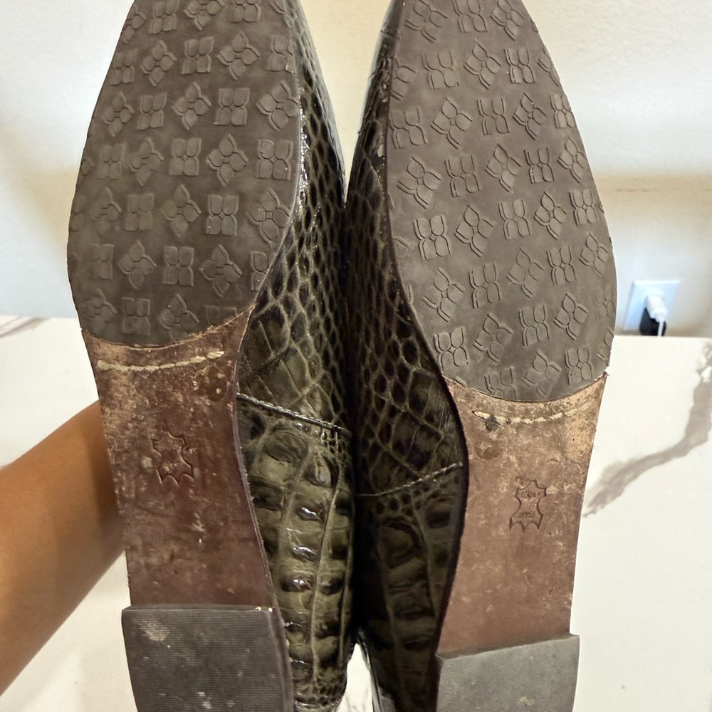 BCBG Dark Green Alligator Print Tall Boots SIZE 9 - Picture 5 of 5